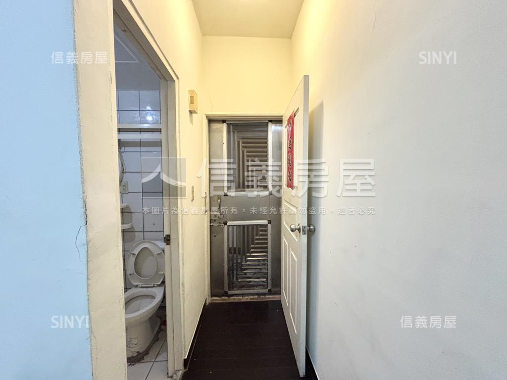 淡水捷運一樓套房房屋室內格局與周邊環境