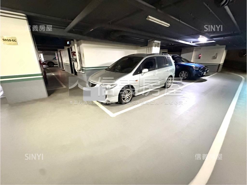 第一天廈獨立產權平面車位房屋室內格局與周邊環境