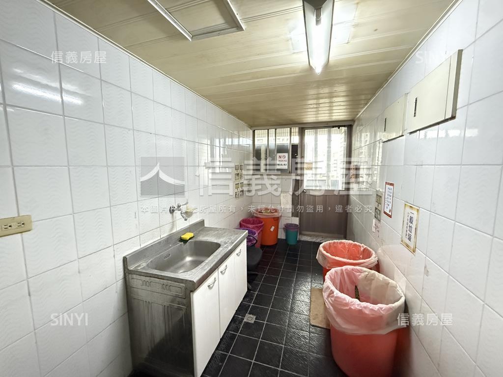 民權路鴻運金企業商辦９９房屋室內格局與周邊環境