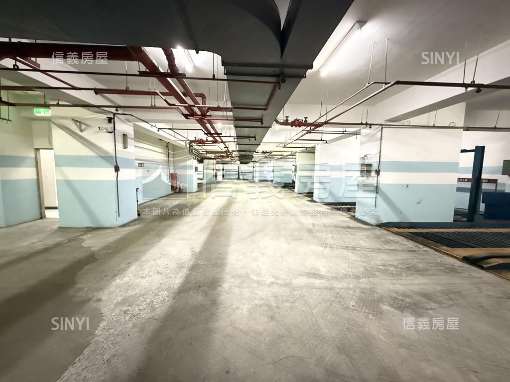 民權路鴻運金企業商辦９９房屋室內格局與周邊環境