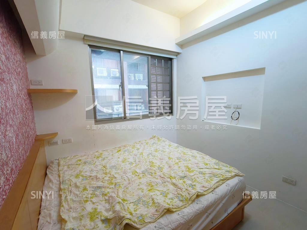 專任新站歐洲兩房坡平車位房屋室內格局與周邊環境