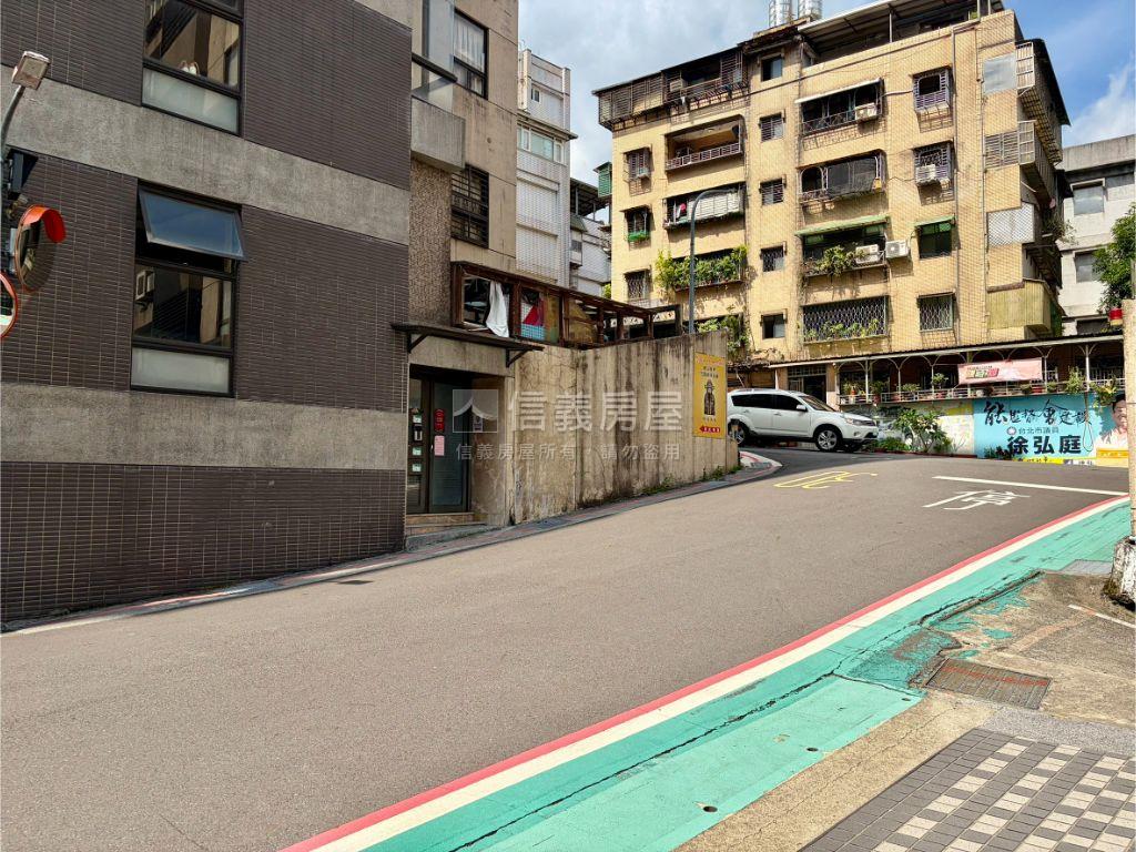 好便宜好讚的景山硯車位房屋室內格局與周邊環境