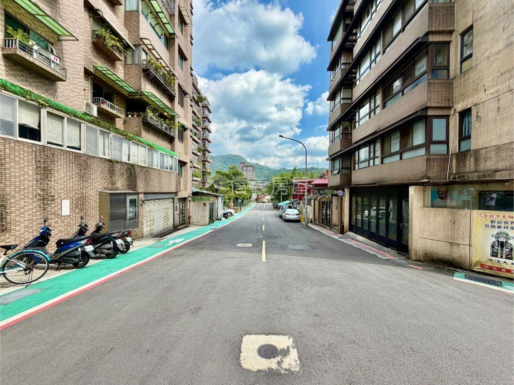 好便宜好讚的景山硯車位房屋室內格局與周邊環境