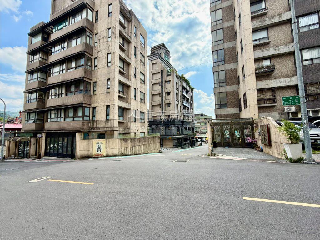 好便宜好讚的景山硯車位房屋室內格局與周邊環境
