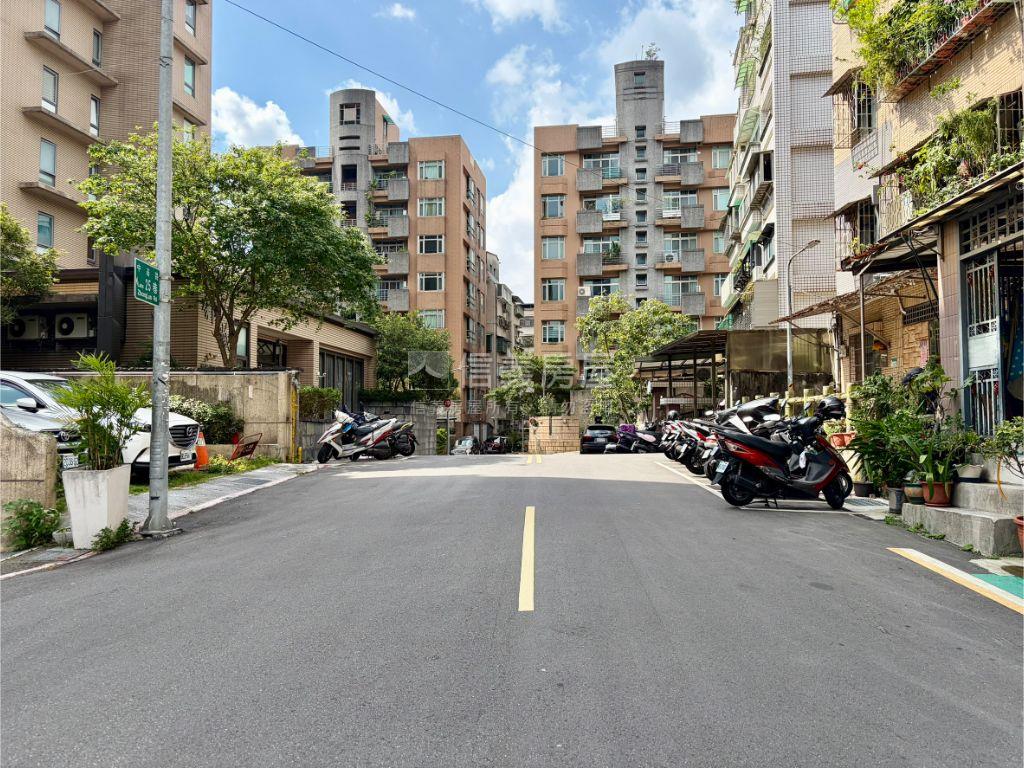 好便宜好讚的景山硯車位房屋室內格局與周邊環境