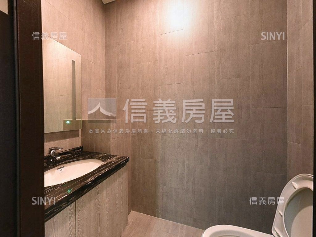 心中山近捷運優質黃金店面房屋室內格局與周邊環境
