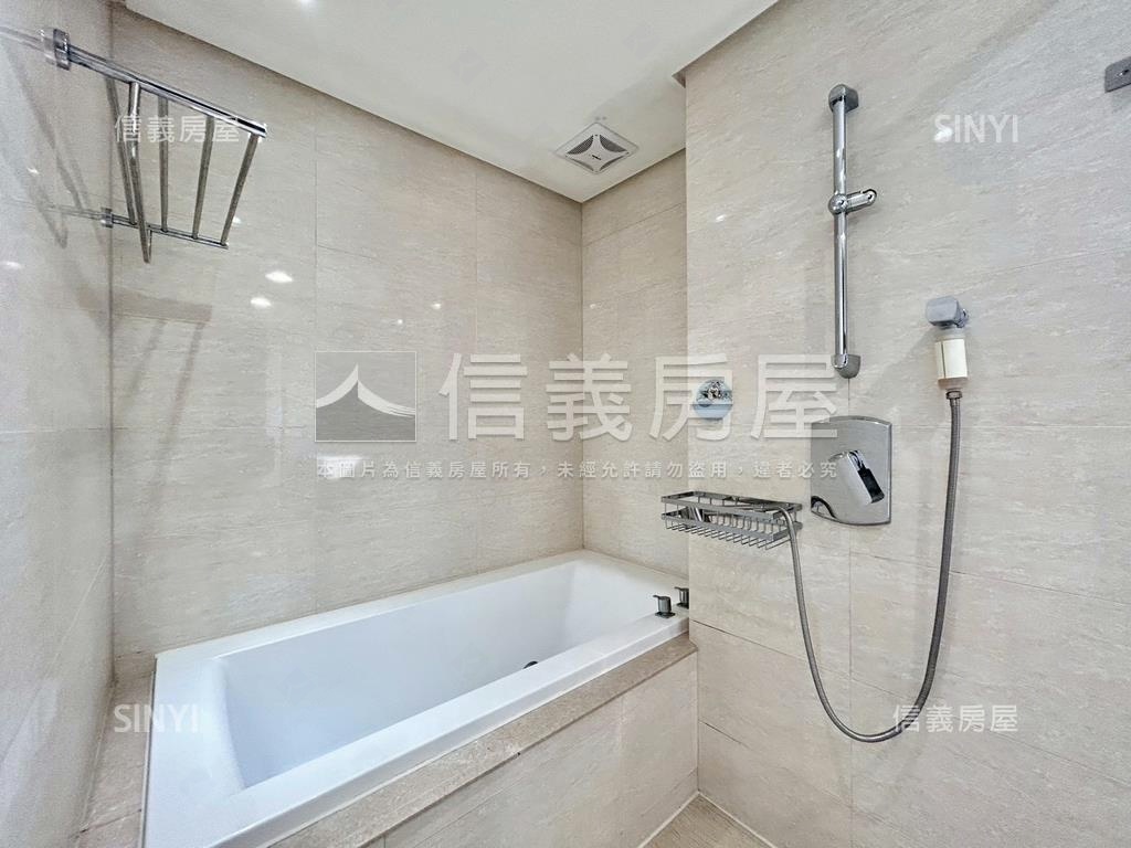 精美裝潢湛高峰大三房房屋室內格局與周邊環境