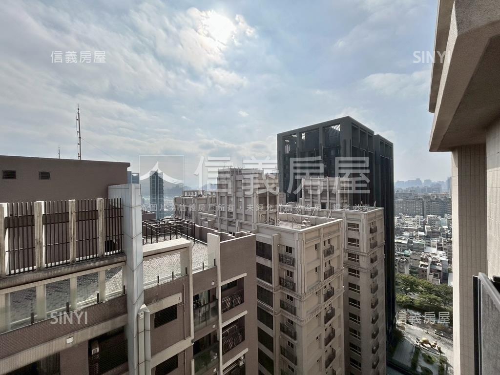 精美裝潢湛高峰大三房房屋室內格局與周邊環境