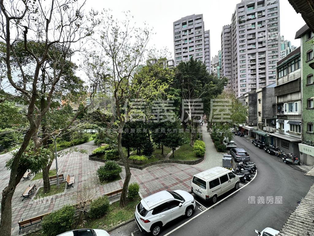 正面公園三房公寓三樓房屋室內格局與周邊環境