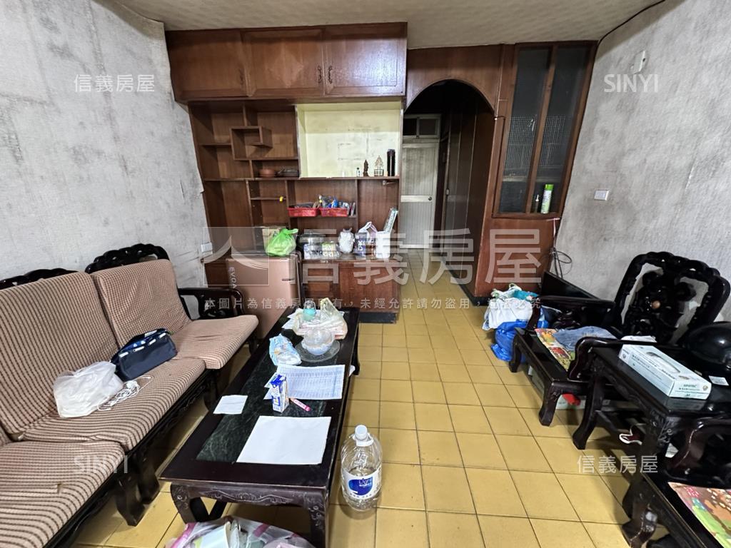 正面公園三房公寓三樓房屋室內格局與周邊環境