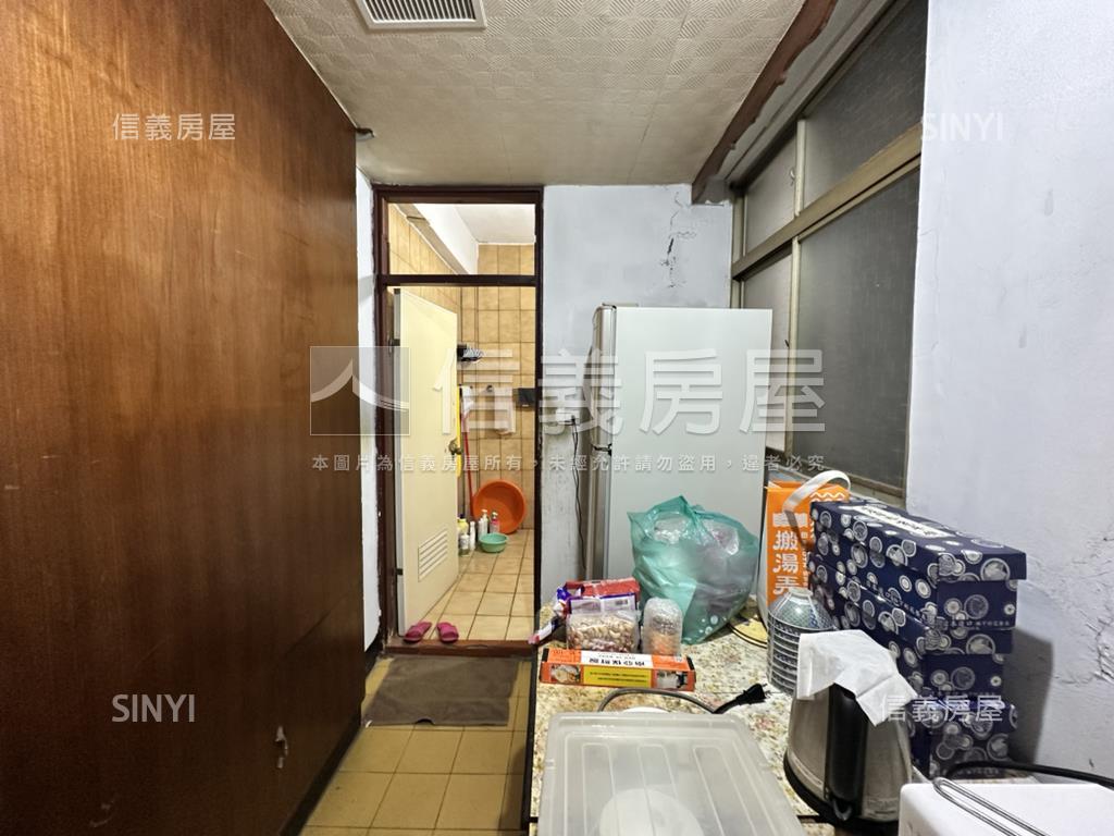 正面公園三房公寓三樓房屋室內格局與周邊環境