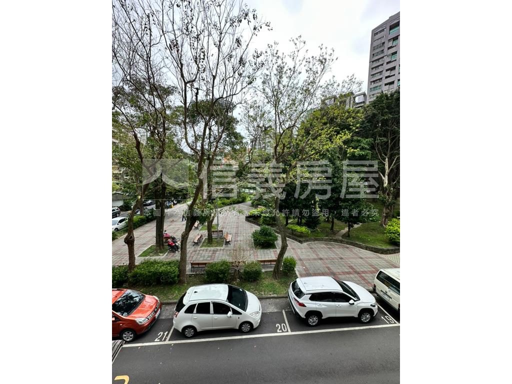 正面公園三房公寓三樓房屋室內格局與周邊環境