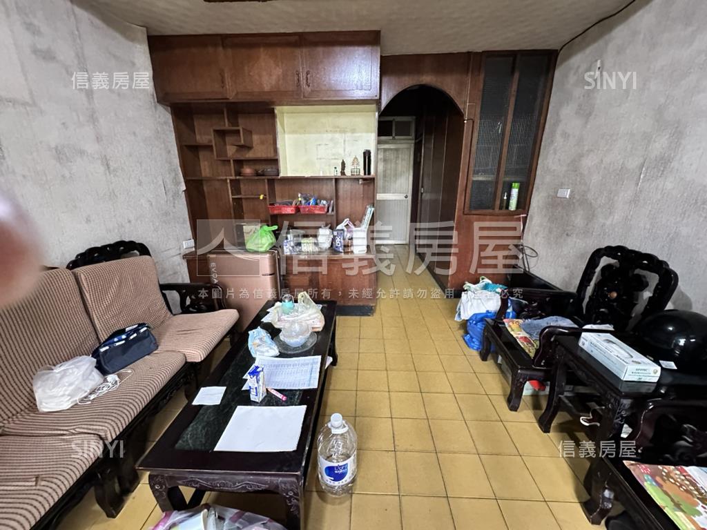 正面公園三房公寓三樓房屋室內格局與周邊環境