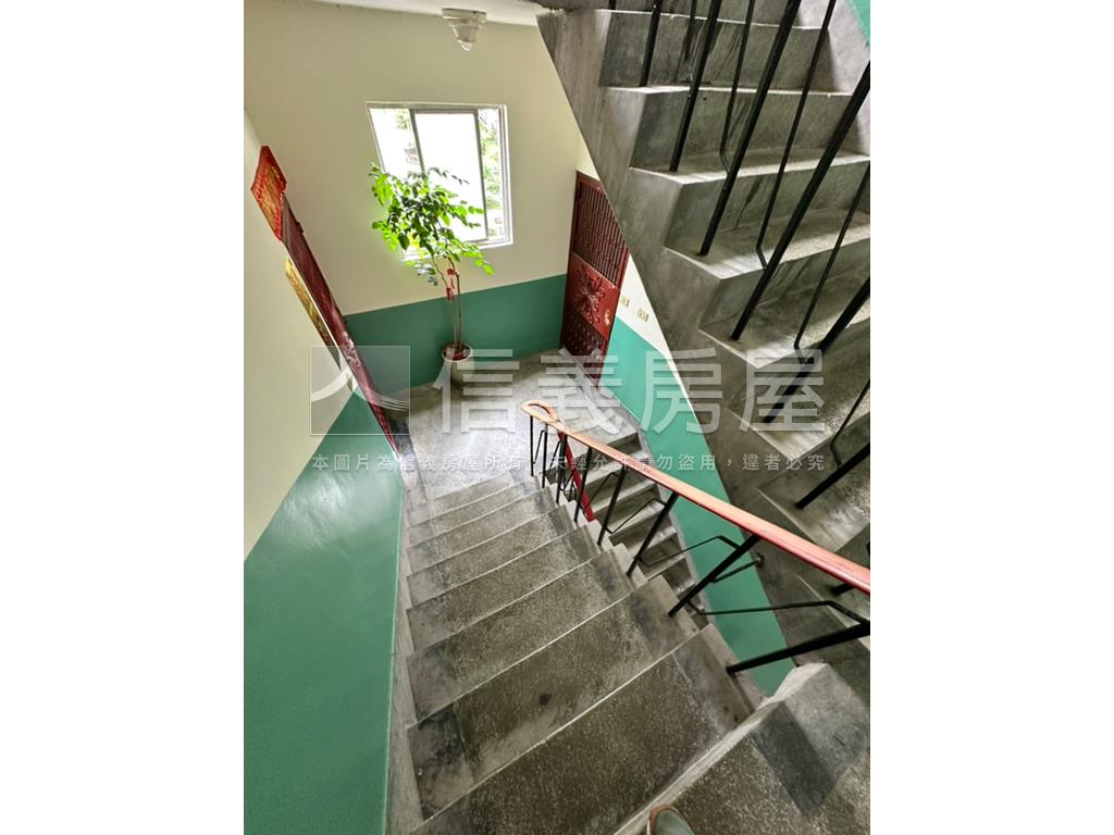 正面公園三房公寓三樓房屋室內格局與周邊環境