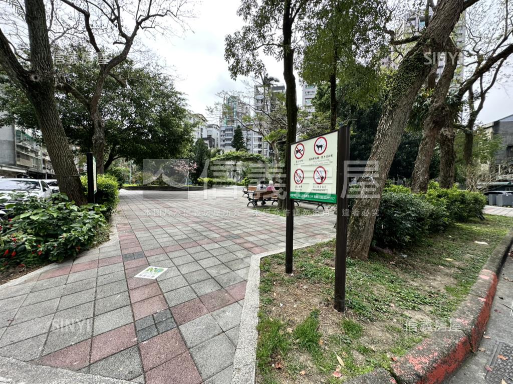 正面公園三房公寓三樓房屋室內格局與周邊環境