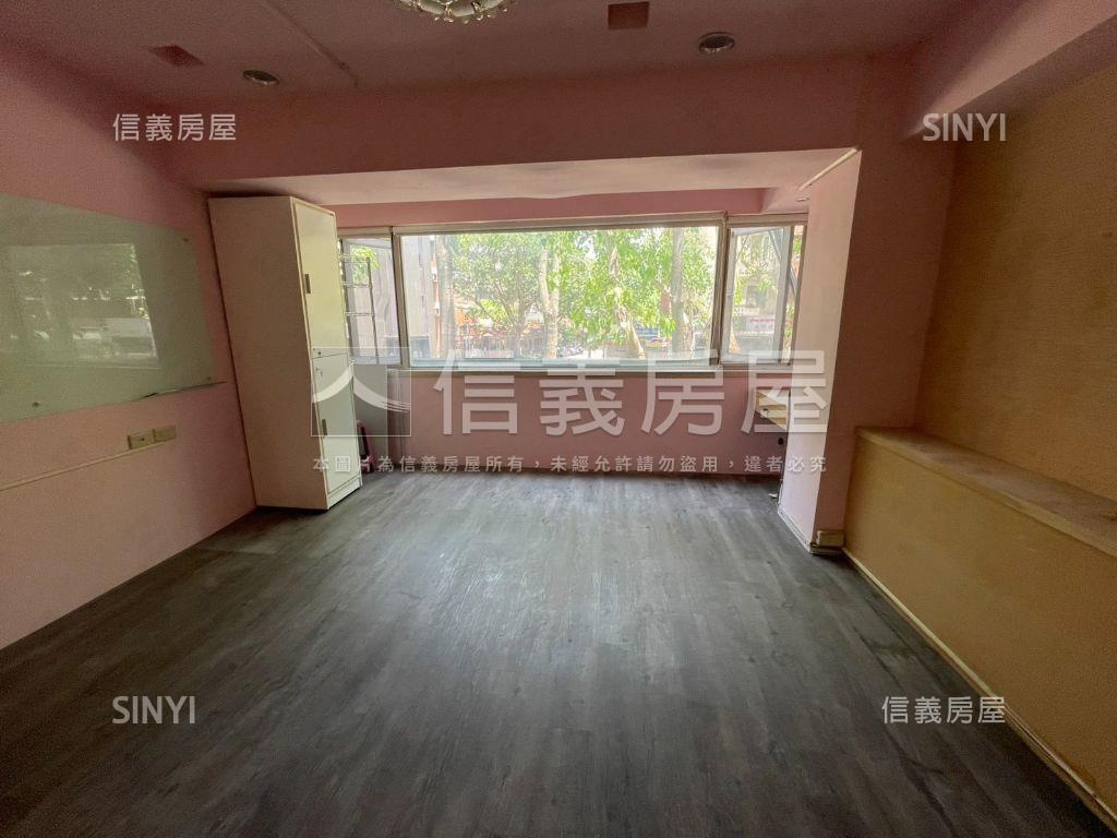 專任－誠售介壽雙併電梯房屋室內格局與周邊環境