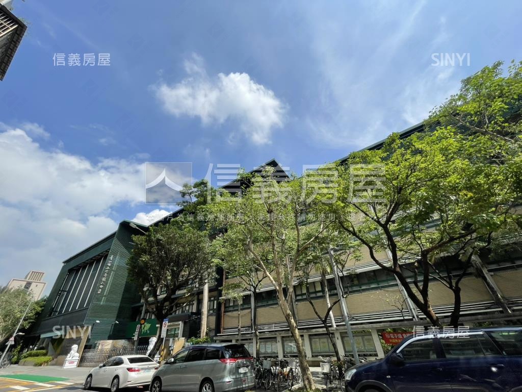 專任－誠售介壽雙併電梯房屋室內格局與周邊環境