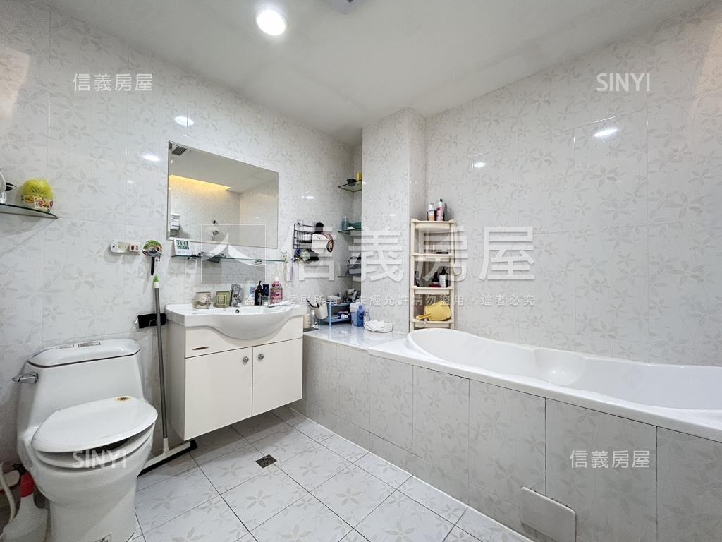 總站大驚喜精緻三樓房屋室內格局與周邊環境