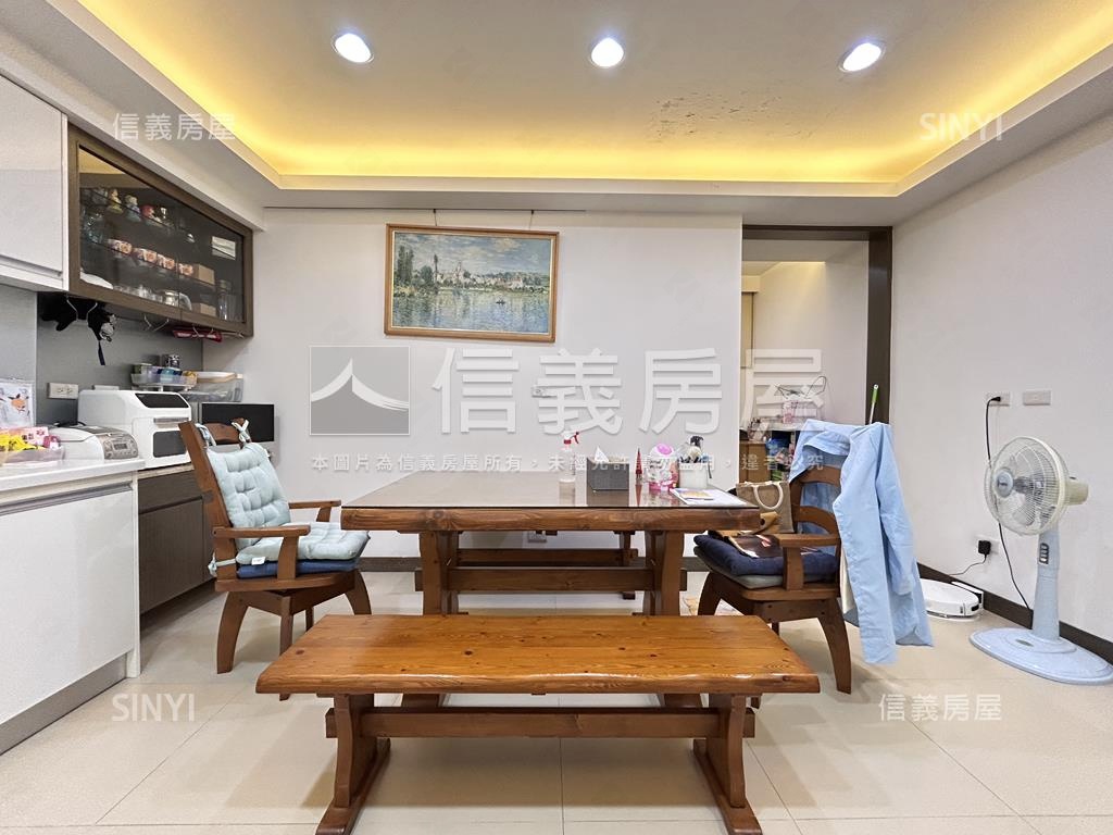 總站大驚喜精緻三樓房屋室內格局與周邊環境
