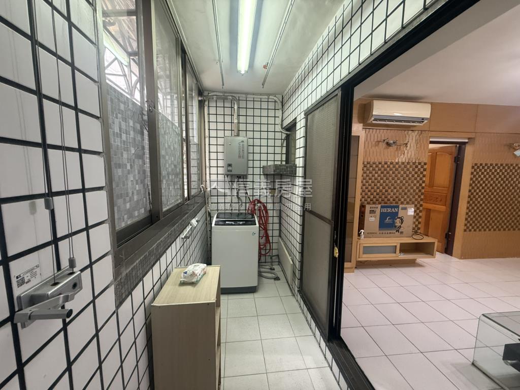 萬和路三房華廈附車位房屋室內格局與周邊環境