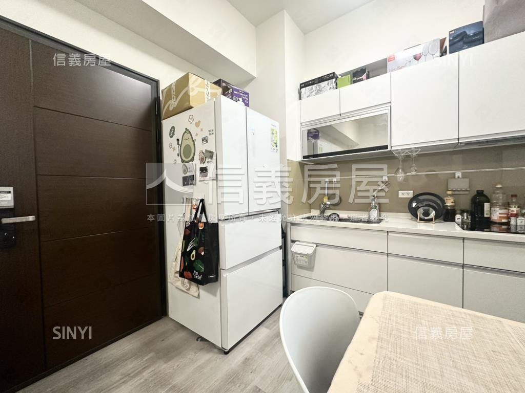 清景麟｜亮麗兩房平車美宅房屋室內格局與周邊環境