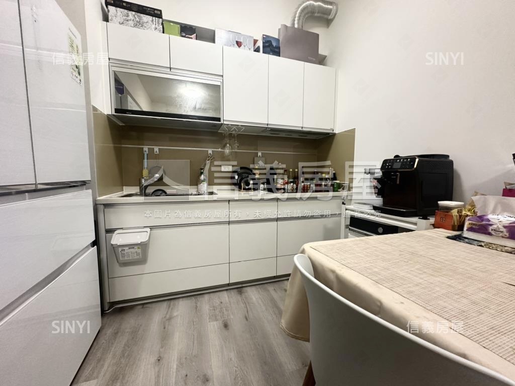 清景麟｜亮麗兩房平車美宅房屋室內格局與周邊環境