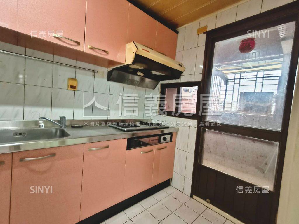 五甲有間便宜電梯３房房屋室內格局與周邊環境