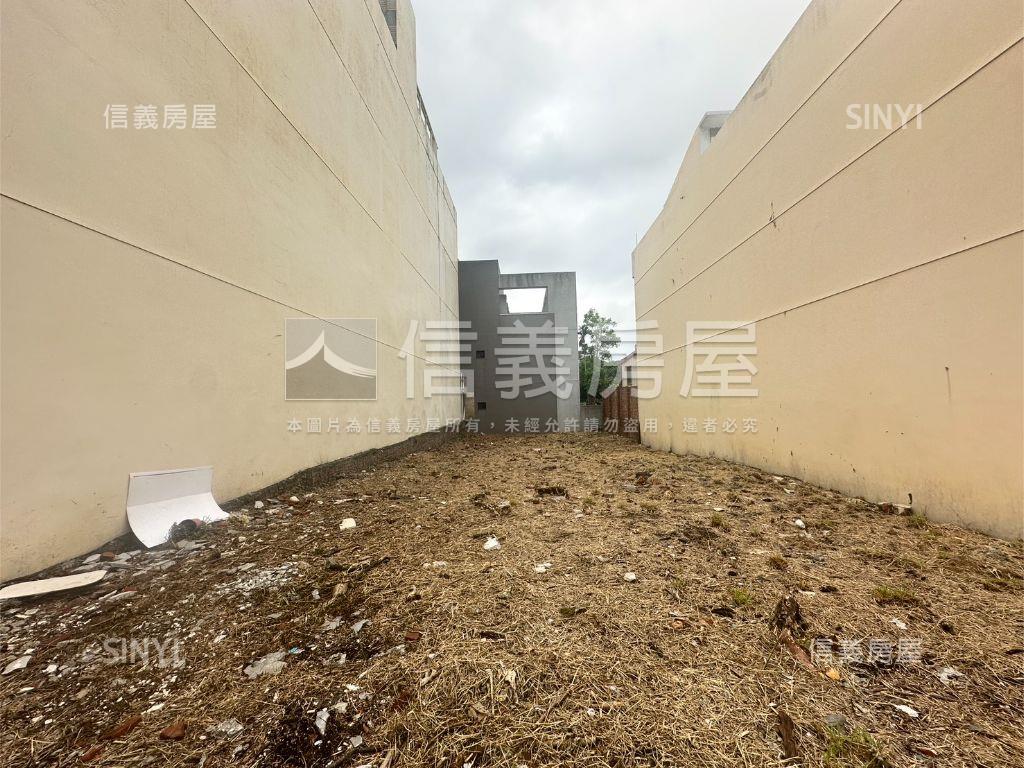 正臨南竹路五段大面寬土地房屋室內格局與周邊環境