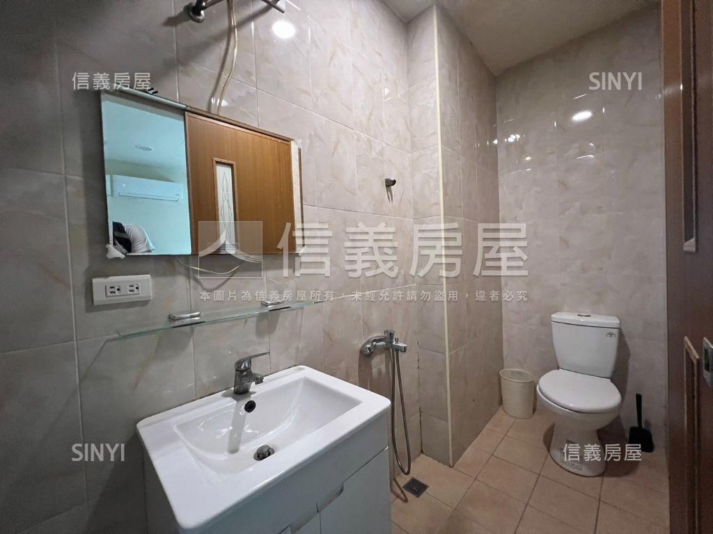 一中商圈透天店面金雞母房屋室內格局與周邊環境