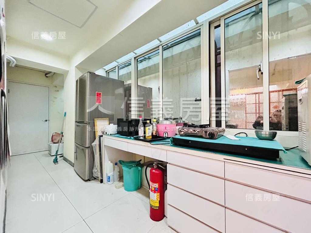 中山商圈一層一戶電梯房屋室內格局與周邊環境