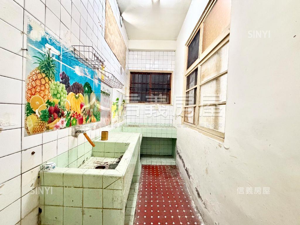 大成街透天－前後陽台房屋室內格局與周邊環境