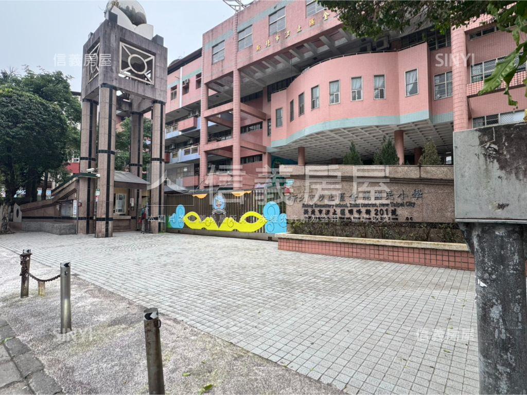 北山段停車場旁土地房屋室內格局與周邊環境