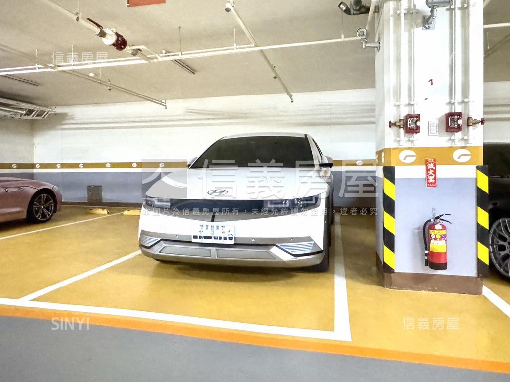 新宿高樓景觀附大車位房屋室內格局與周邊環境