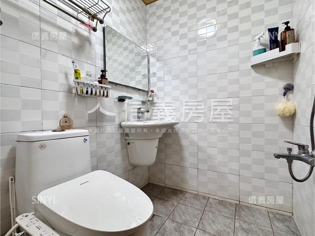 捷運Ｒ１５植物園兩房車位房屋室內格局與周邊環境