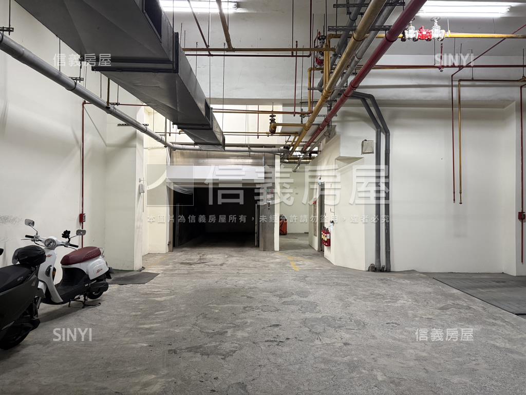 捷運Ｒ１５植物園兩房車位房屋室內格局與周邊環境