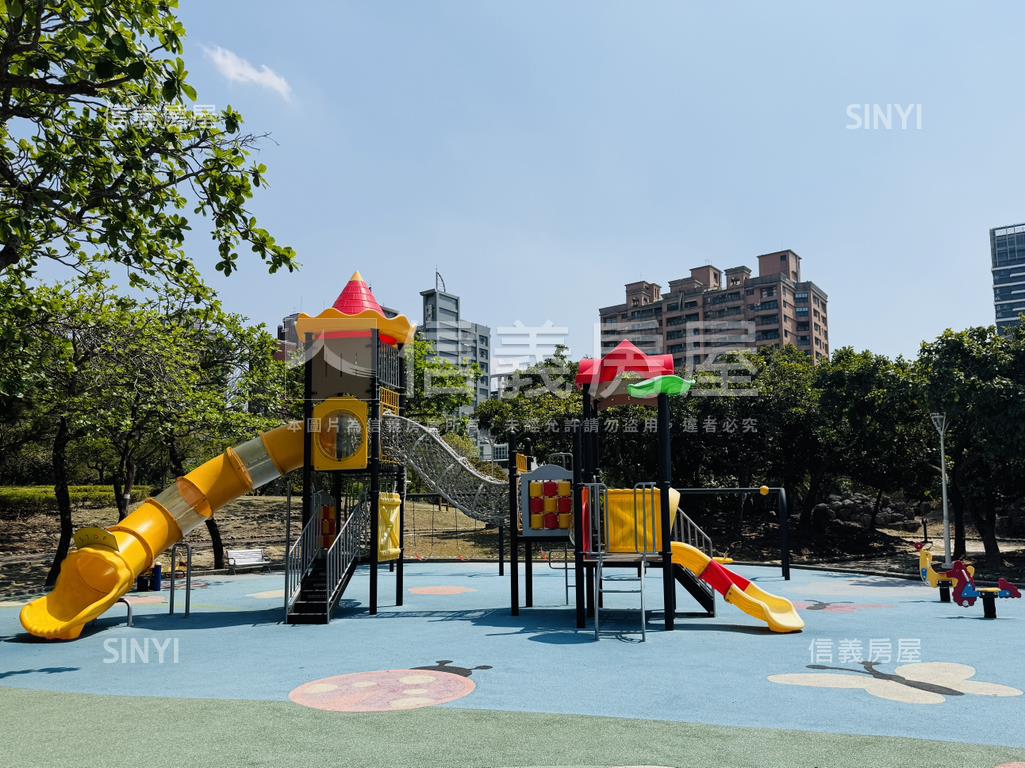 捷運Ｒ１５植物園兩房車位房屋室內格局與周邊環境