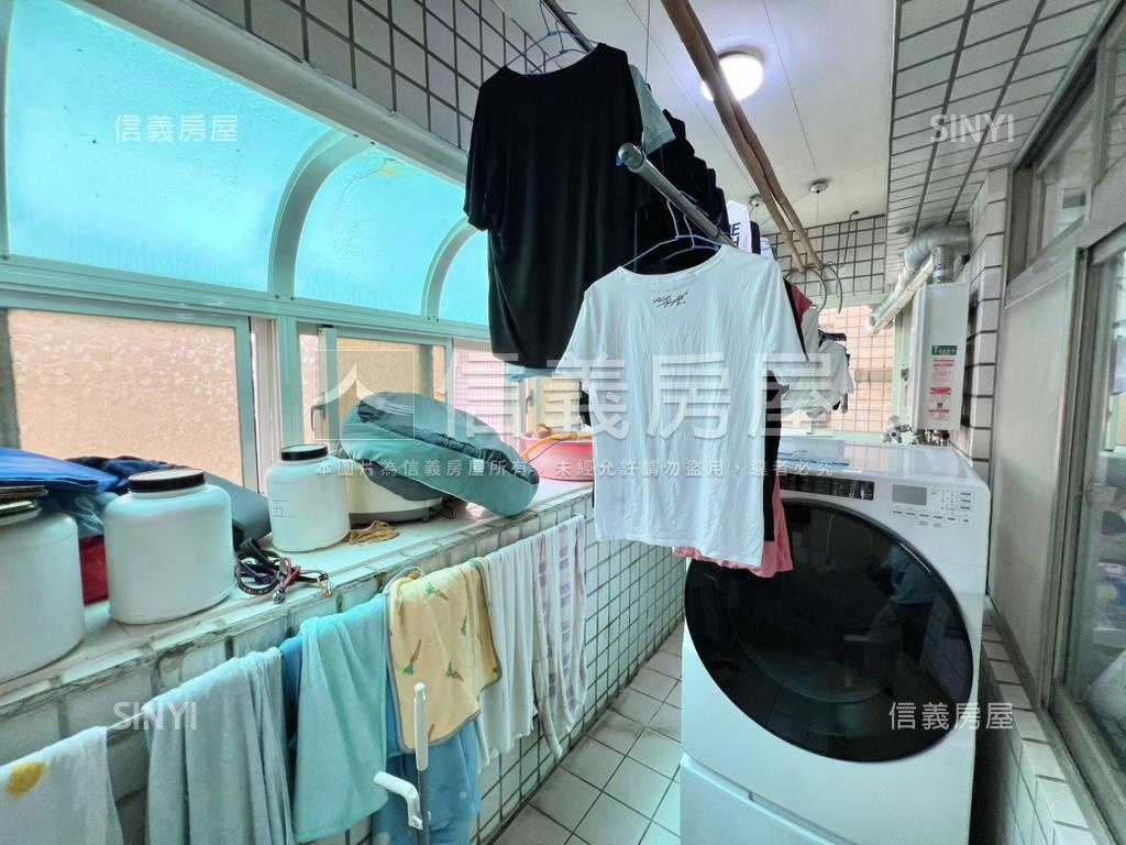 龍之鄉高樓三房平面車位房屋室內格局與周邊環境