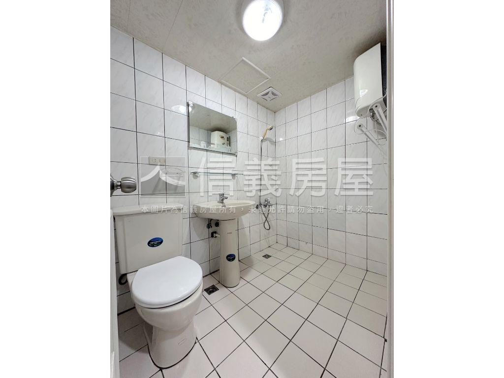 【專任】世貿名人小資美邸房屋室內格局與周邊環境