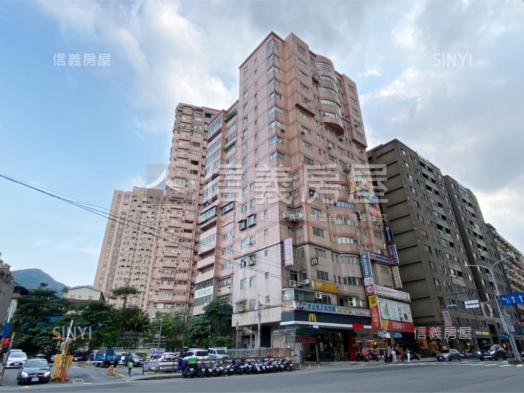 【專任】世貿名人小資美邸房屋室內格局與周邊環境