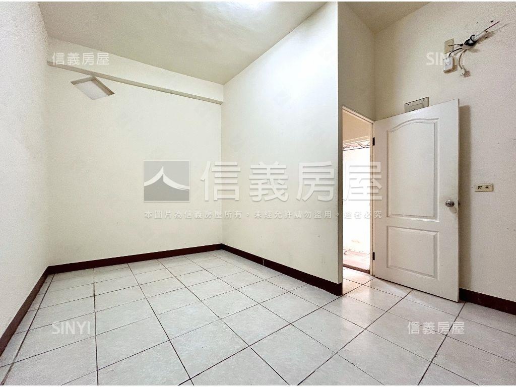 凱旋三路活巷邊間透天房屋室內格局與周邊環境