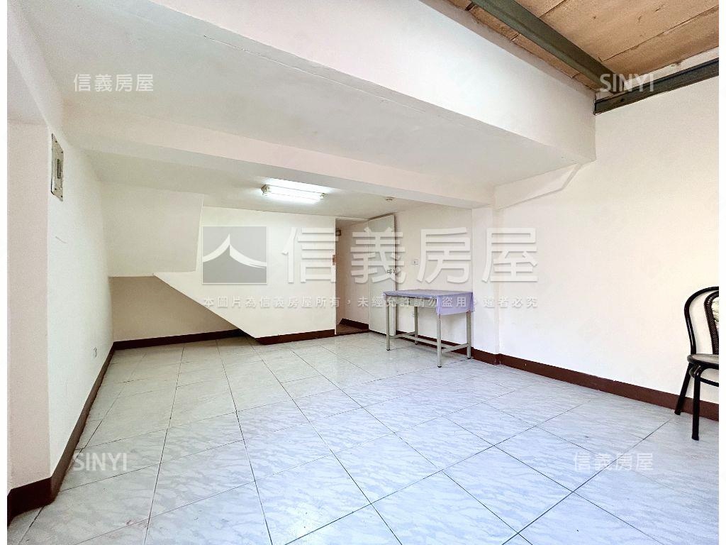 凱旋三路活巷邊間透天房屋室內格局與周邊環境