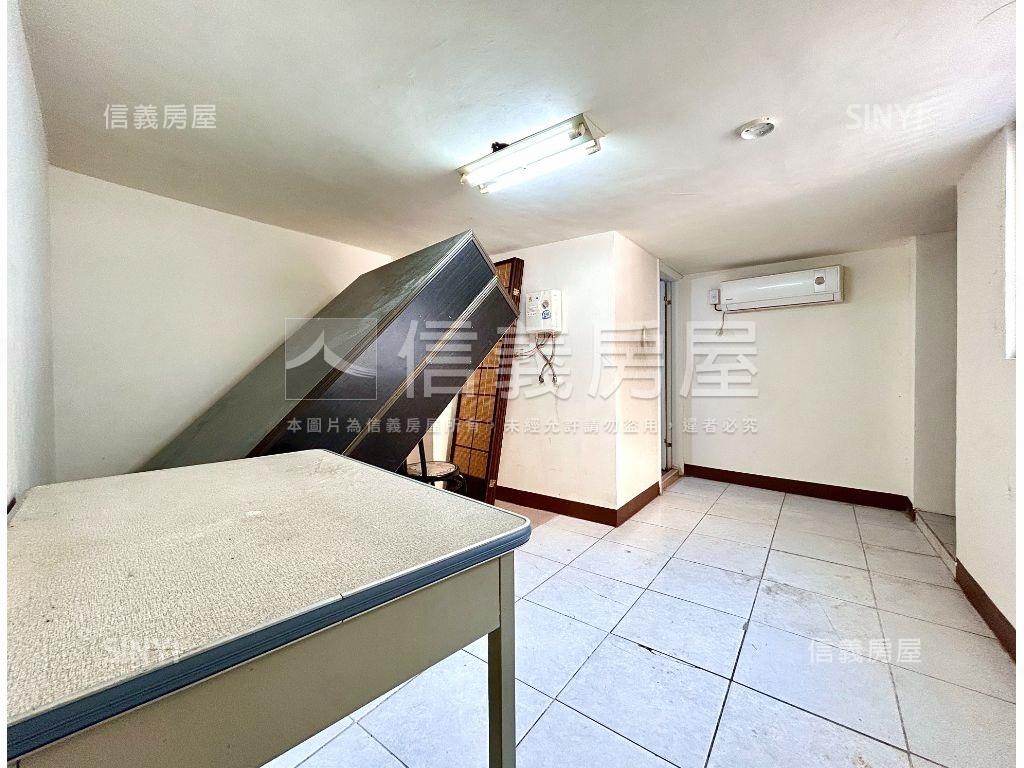 凱旋三路活巷邊間透天房屋室內格局與周邊環境