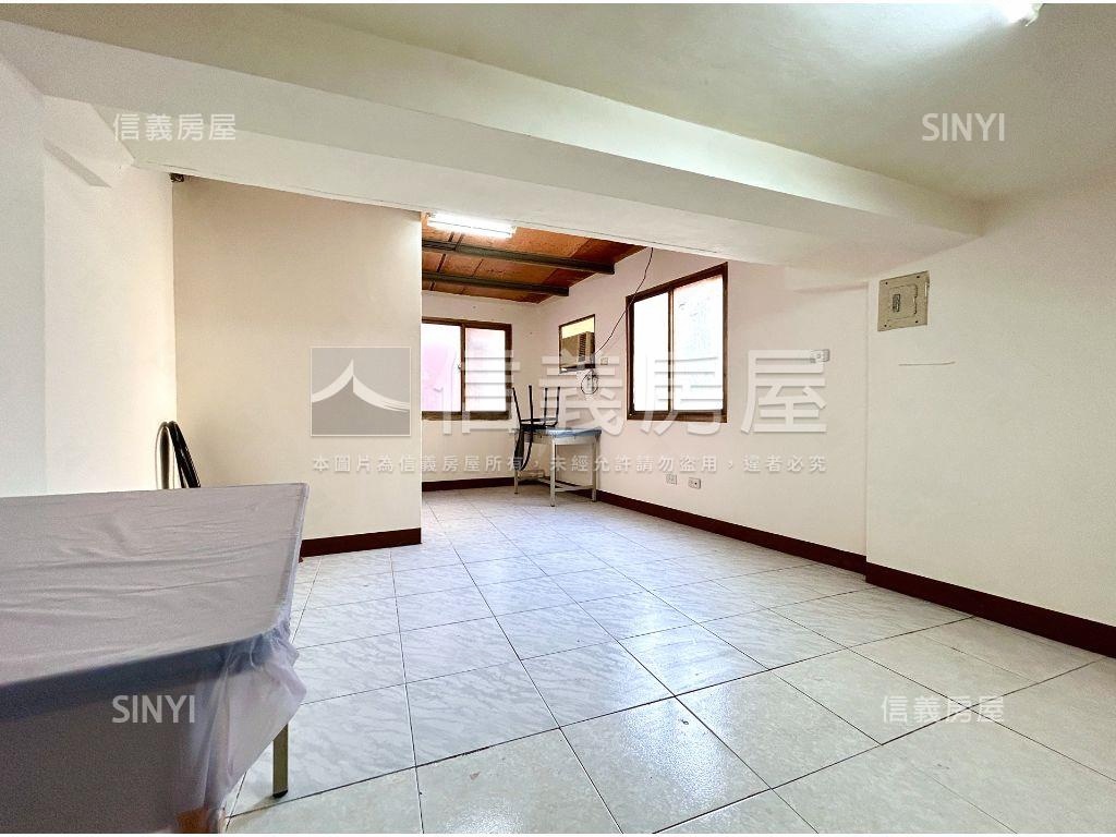 凱旋三路活巷邊間透天房屋室內格局與周邊環境