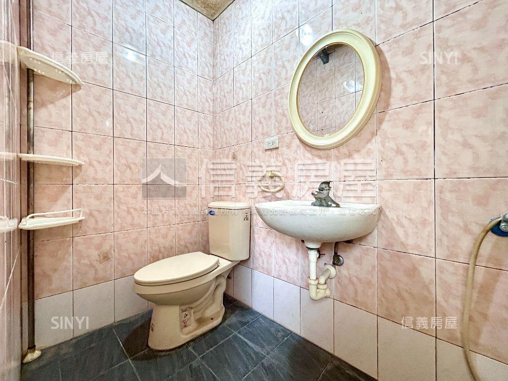 凱旋三路活巷邊間透天房屋室內格局與周邊環境