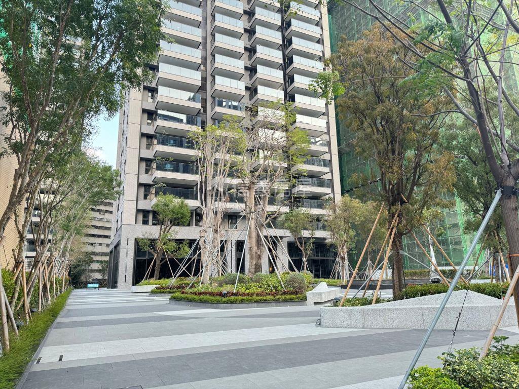 【精選】美術白天鵝Ａ棟房屋室內格局與周邊環境