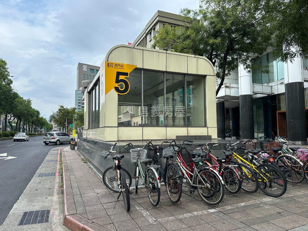 城中市場稀有透天店面房屋室內格局與周邊環境