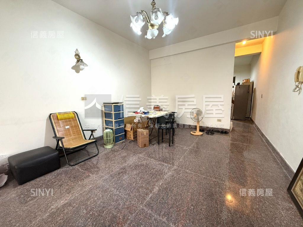 近成大勝利國小透天房屋室內格局與周邊環境