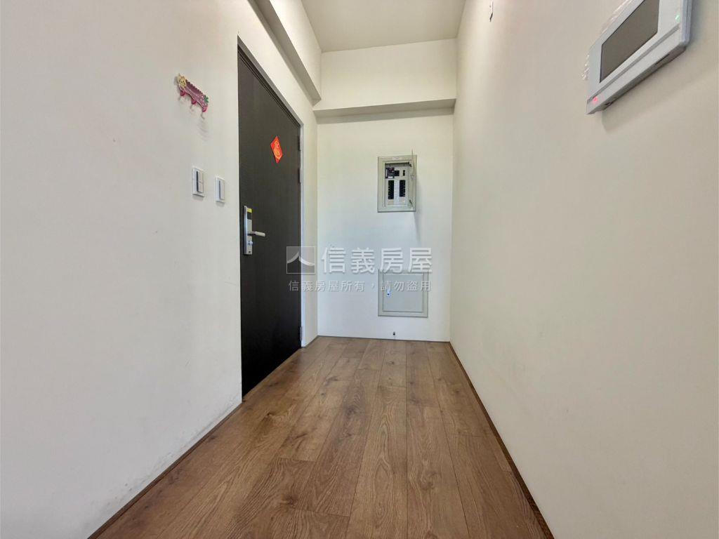 專任夢想美景兩房車位房屋室內格局與周邊環境