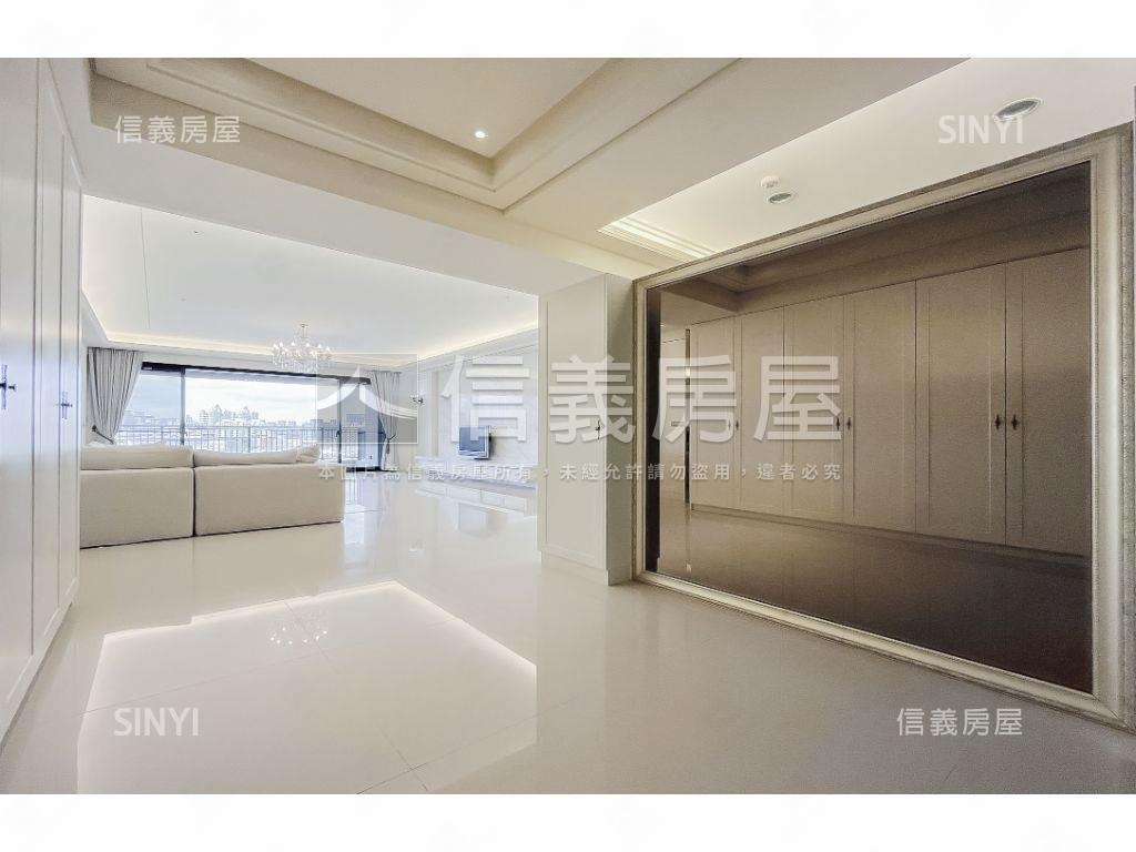七期朝南擁綠蔭Ｂ１雙車位房屋室內格局與周邊環境