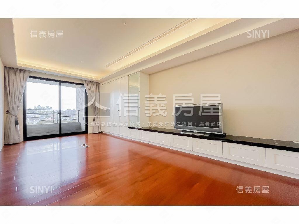 七期朝南擁綠蔭Ｂ１雙車位房屋室內格局與周邊環境